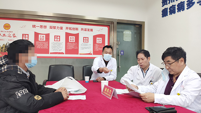 【会诊首日】北京三甲名医杨伟力教授亲临颠康会诊第一天，复诊患者众多，你来了吗？